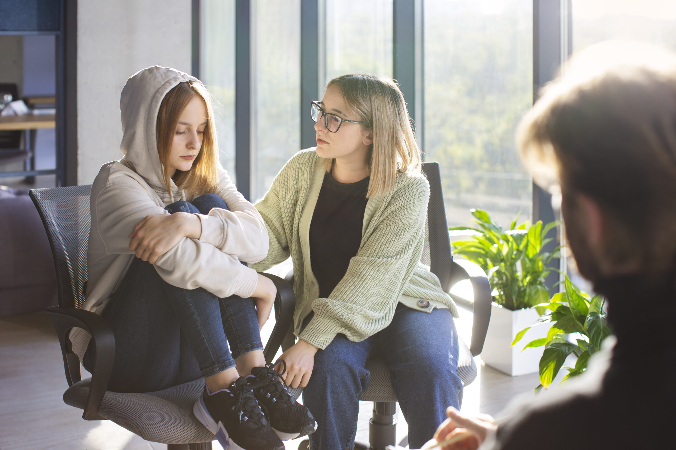 Psychoterapia dla młodzieży – jak wspierać dorastających w trudnym okresie życia?