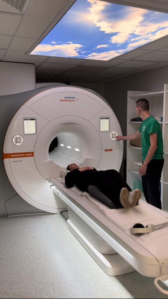 Rezonans magnetyczny w CMZ – kiedy wjeżdża się na badanie całym ciałem?